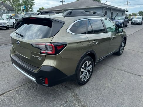 Used 2022 Subaru Outback Limited XT image 3