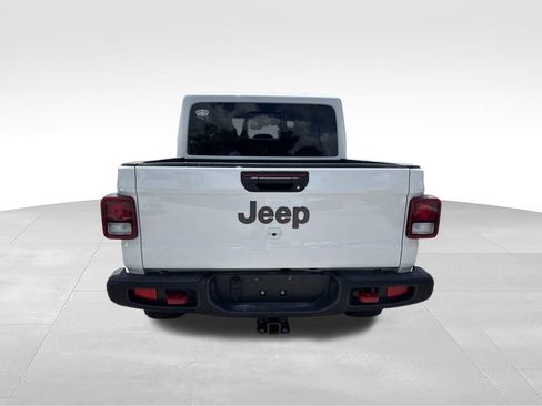 Used 2022 Jeep Gladiator Rubicon w/ Cold Weather Group AWD/4WD image 5