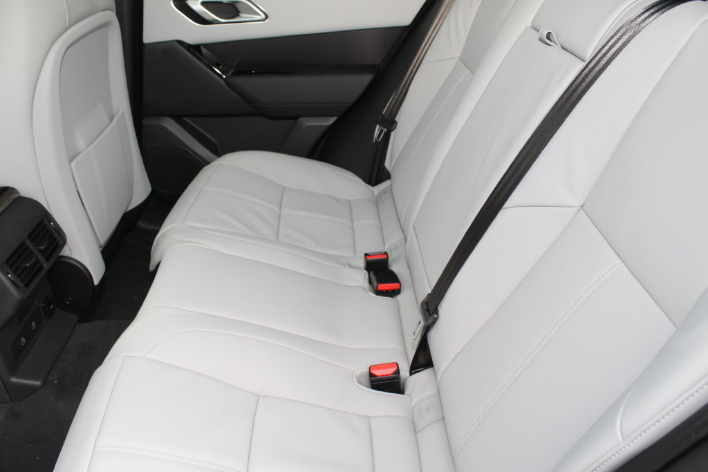 New 2026 Land Rover Range Rover Velar Dynamic SE AWD/4WD image 29