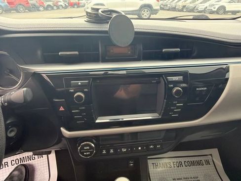 Used 2015 Toyota Corolla LE FWD image 17