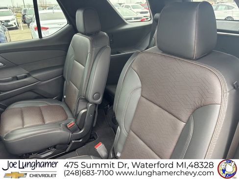 Used 2022 Chevrolet Traverse High Country image 12