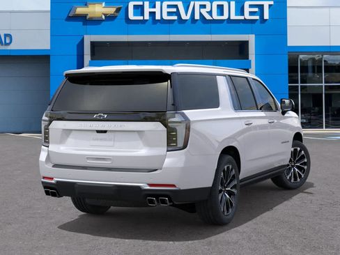 New 2025 Chevrolet Suburban High Country AWD/4WD image 4