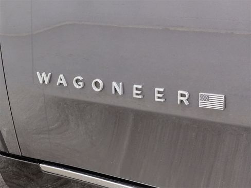 Used 2022 Jeep Wagoneer Series III w/ Premium Group I image 13