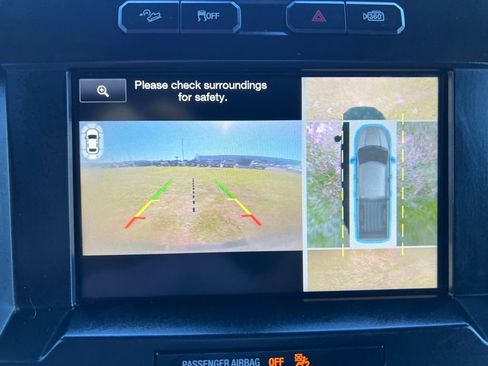 Used 2015 Ford F150 Platinum w/ Equipment Group 701A Luxury image 29