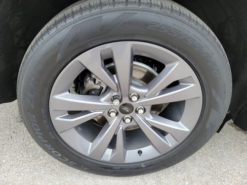 Used 2023 Ford Explorer XLT w/ Equipment Group 202A RWD image 31