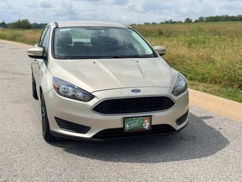 Used 2017 Ford Focus SE FWD image 28