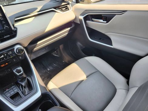 Used 2020 Toyota RAV4 XLE Premium AWD/4WD image 13