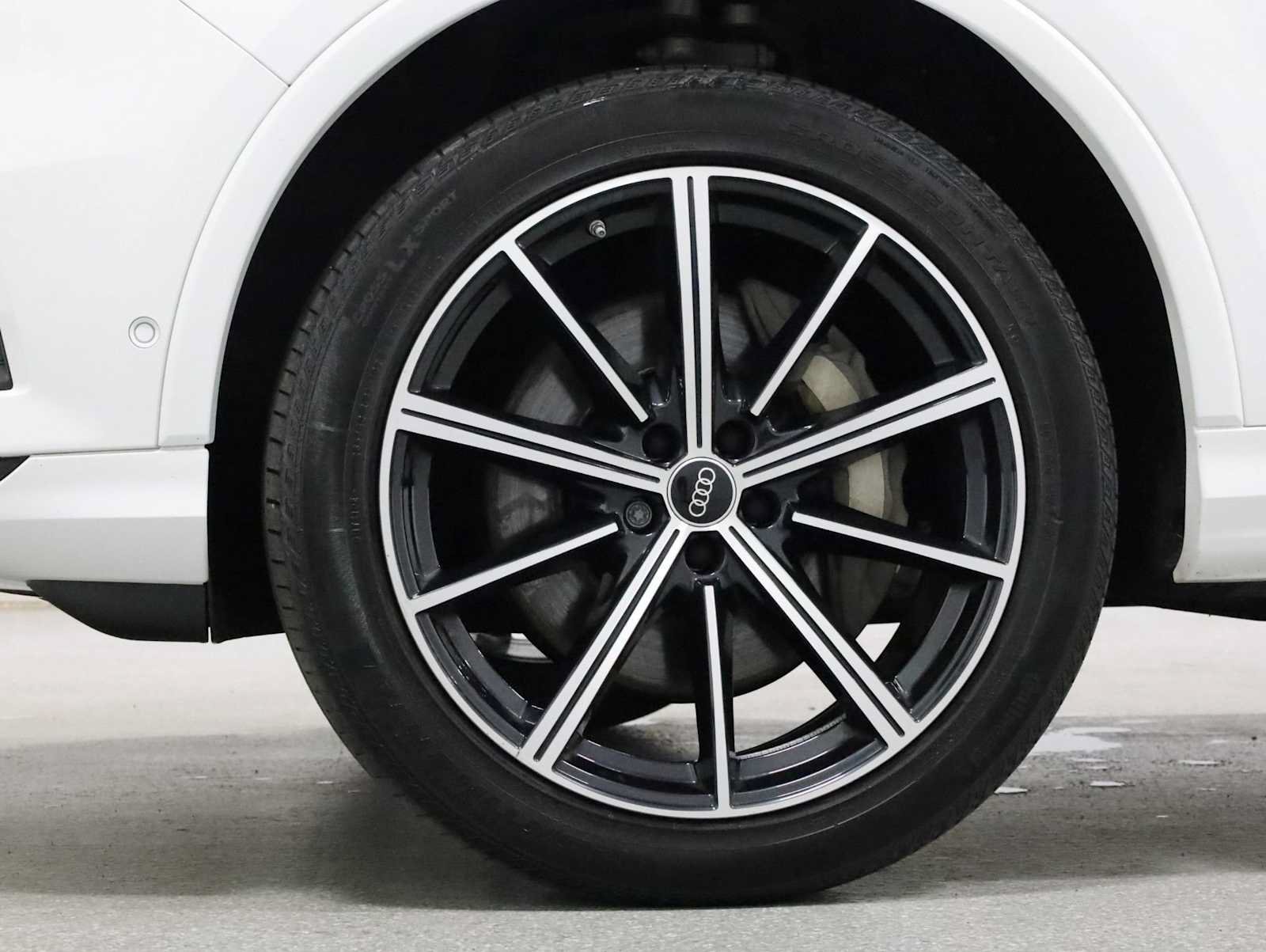 Used 2023 Audi Q7 3.0T Premium Plus w/ Premium Plus Package AWD/4WD image 38