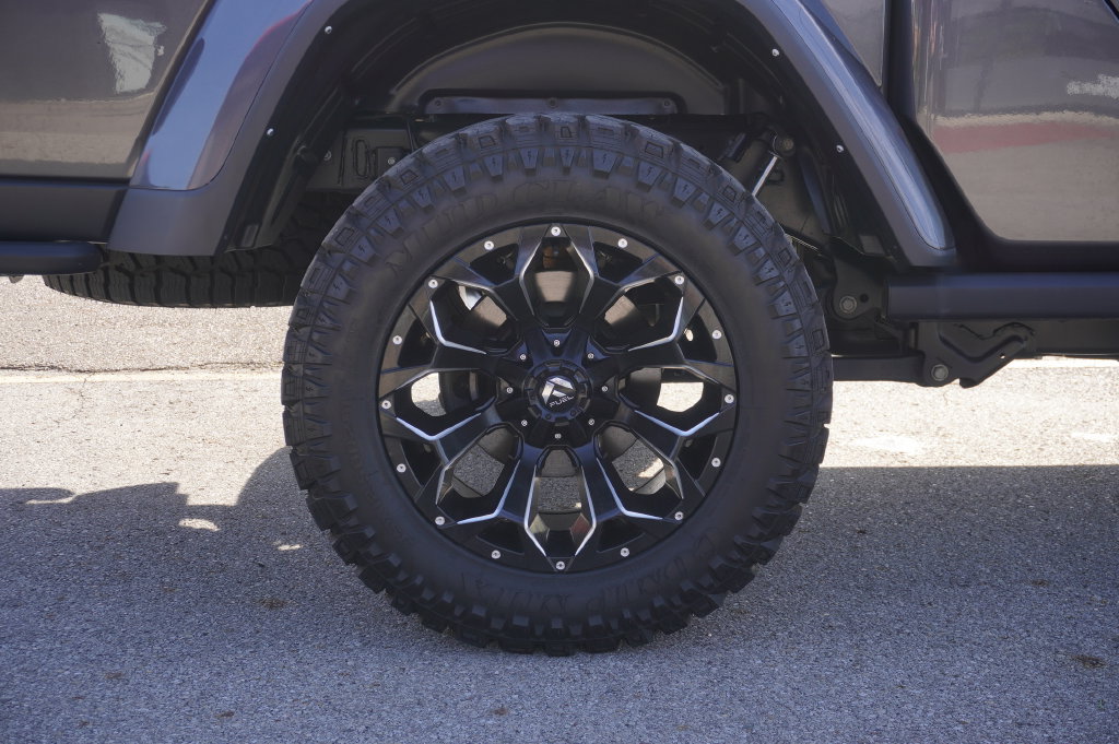 Used 2021 Jeep Gladiator Rubicon w/ Trailer Tow Package AWD/4WD image 12