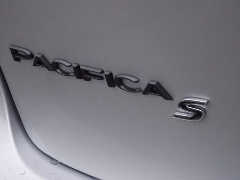 New 2026 Chrysler Pacifica Select w/ S Appearance Package image 12