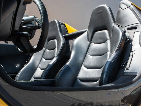 Used 2015 McLaren 650S Spider Convertible 2D image 13