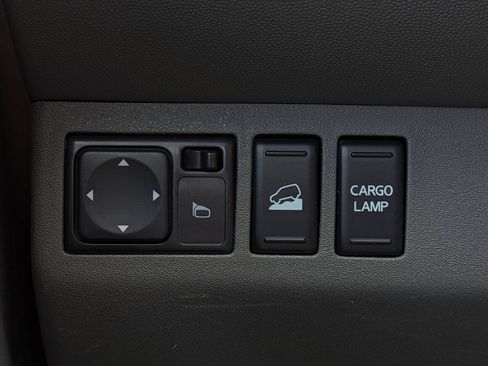 Used 2017 Nissan Frontier SV AWD/4WD image 25