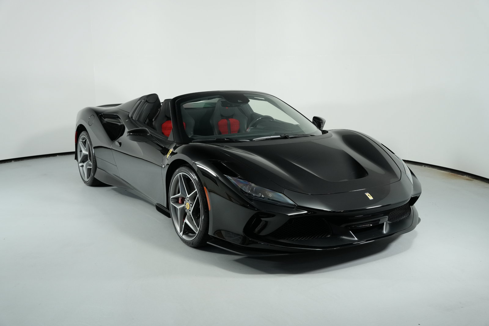 Used 2022 Ferrari F8 Spider RWD image 1