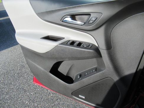 Used 2021 Chevrolet Equinox Premier image 26