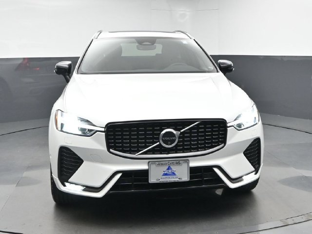 Used 2024 Volvo XC60 B5 Plus w/ Protection Package Premier AWD/4WD image 2