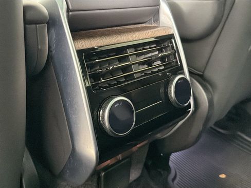 Certified 2025 Land Rover Range Rover Long Wheelbase SE image 27