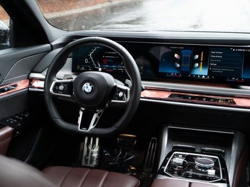 Used 2023 BMW 740i 740i w/ Executive Package image 22