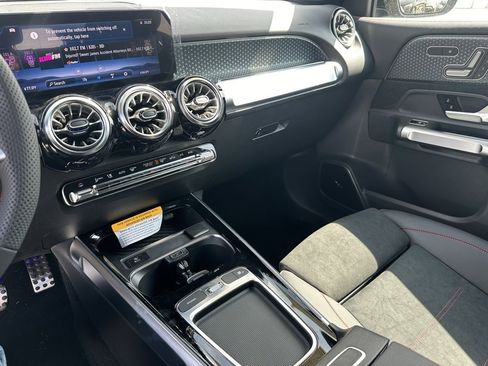 Used 2024 Mercedes-Benz GLB 250 image 22