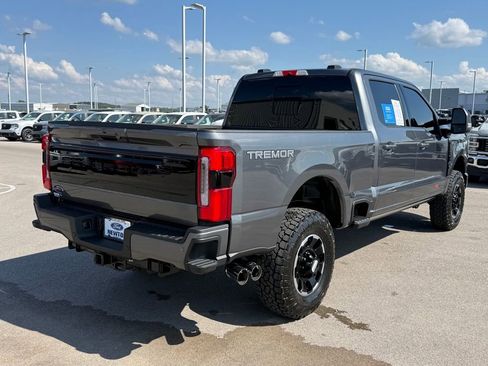 Used 2026 Ford F250 Platinum w/ Tremor Off-Road Package AWD/4WD image 36