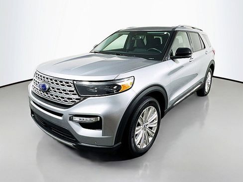 Used 2022 Ford Explorer Limited w/ Equipment Group 301A image 3