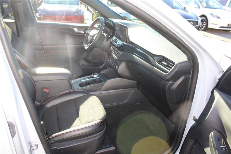Used 2025 Ford Escape ST-Line FWD image 9