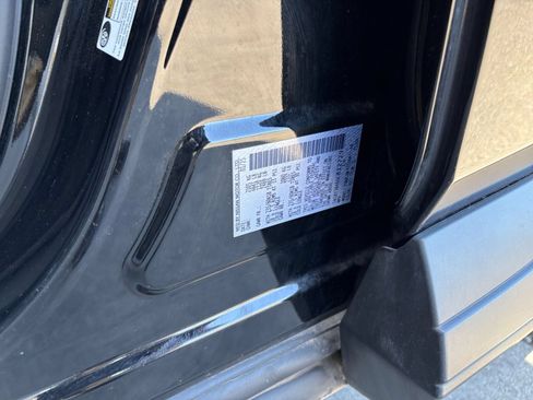 Used 2025 Nissan Rogue SV FWD image 26