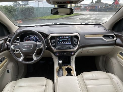 Used 2018 GMC Acadia Denali w/ Technology Package image 21