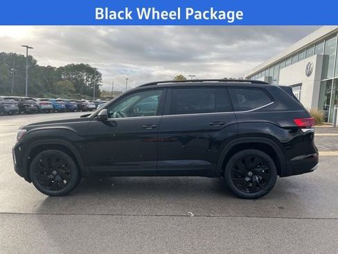 New 2026 Volkswagen Atlas SE image 3