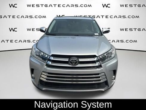 Used 2017 Toyota Highlander Limited FWD image 2