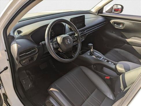 Used 2023 Honda HR-V EX-L image 10