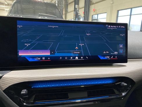 Used 2025 BMW i4 xDrive40i AWD/4WD image 7