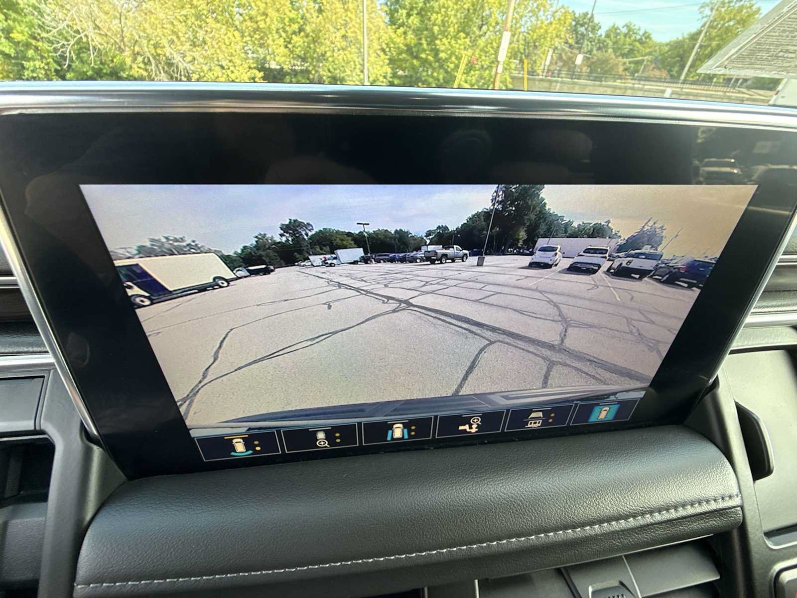 Used 2021 Chevrolet Tahoe LT w/ LT Signature Package AWD/4WD image 14