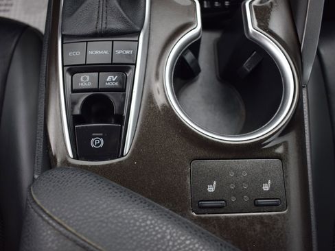 Used 2021 Toyota Camry XLE w/ Cold Weather Package image 16