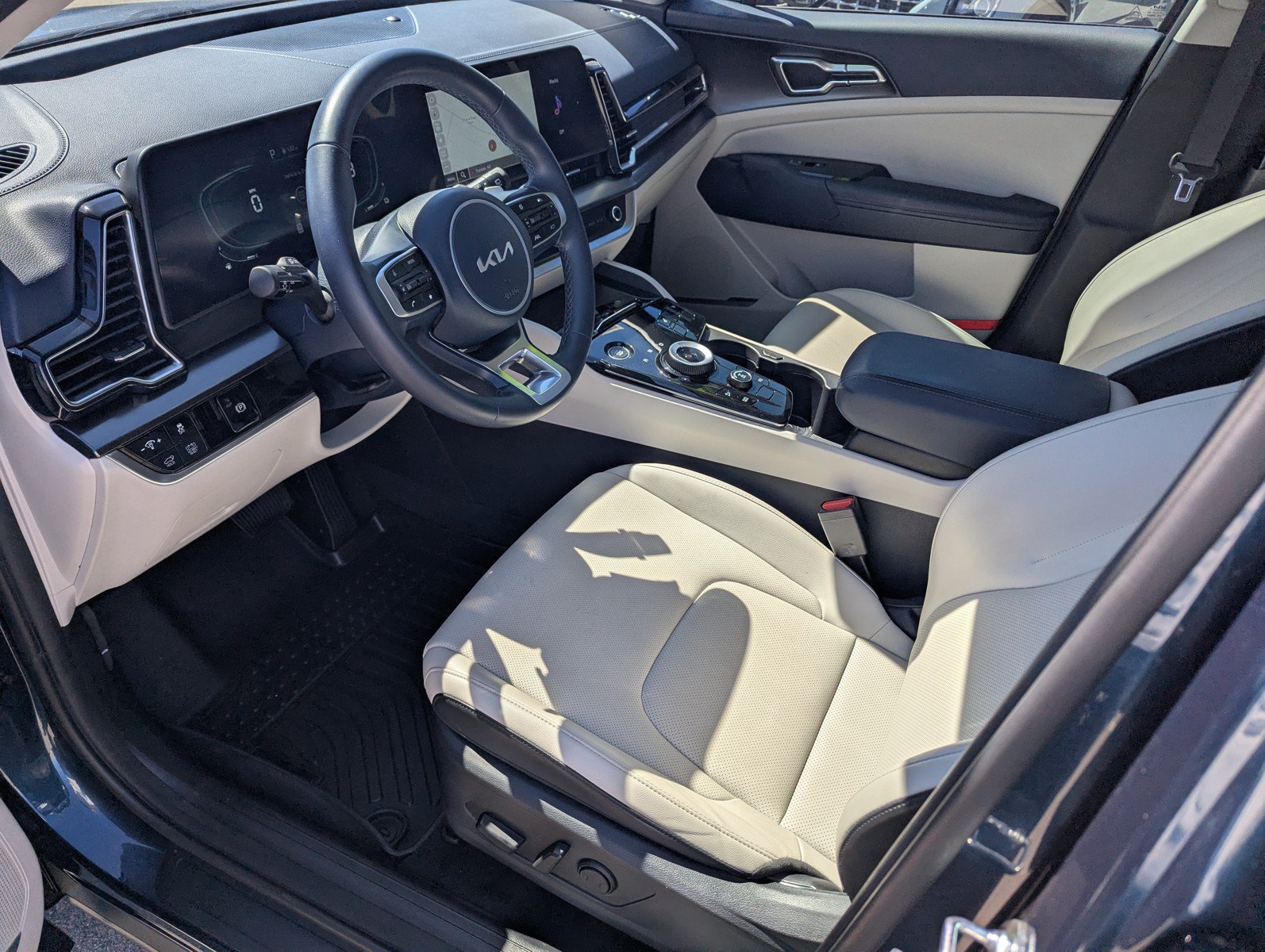 Used 2024 Kia Sportage EX w/ EX Premium Package AWD/4WD image 9