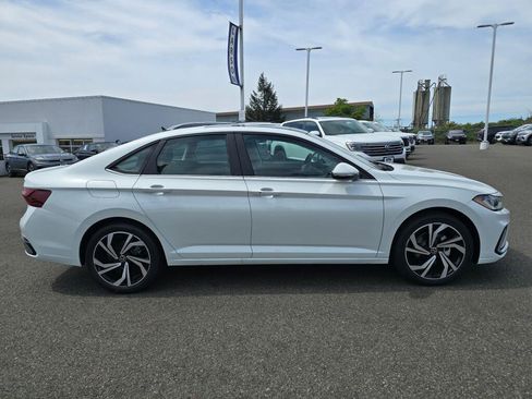 New 2026 Volkswagen Jetta SEL FWD image 2