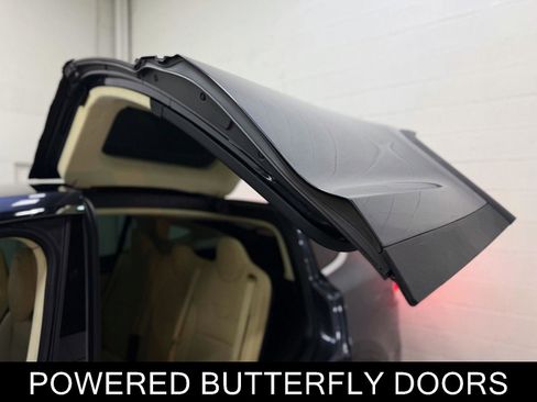 Used 2017 Tesla Model X 75D image 15