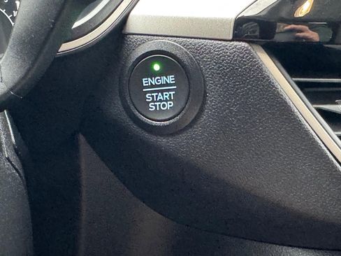 Used 2022 Ford Escape SE image 15