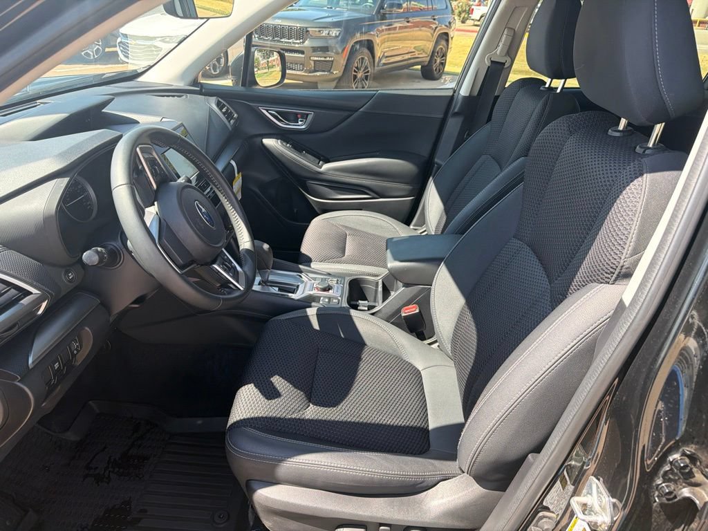 Used 2023 Subaru Forester Premium AWD/4WD image 9