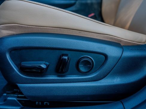 Used 2023 Lexus UX 250h FWD w/ Premium Package image 16