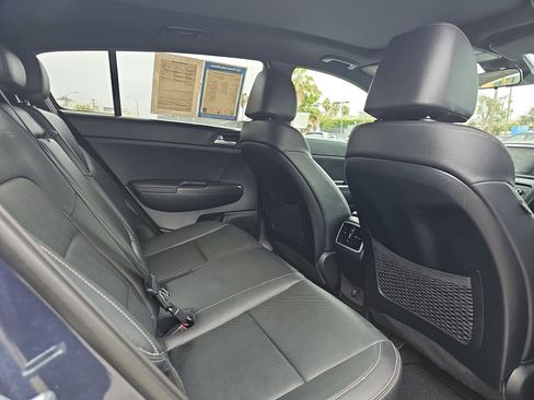 Used 2022 Kia Sportage Nightfall Edition FWD image 11