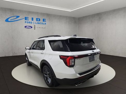 Used 2025 Ford Explorer ST AWD/4WD image 8