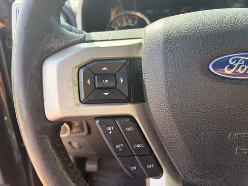 Used 2017 Ford F150 Lariat w/ Equipment Group 502A Luxury AWD/4WD image 24