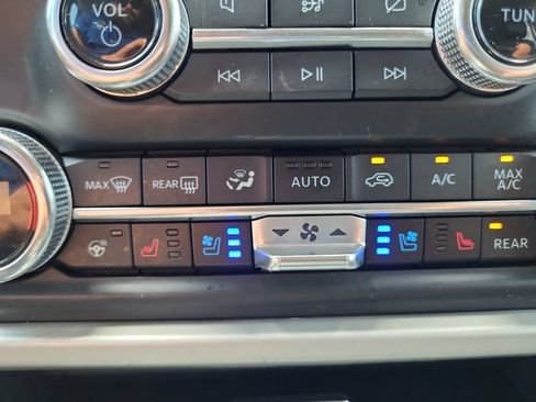 Used 2023 Ford Expedition XLT RWD image 19