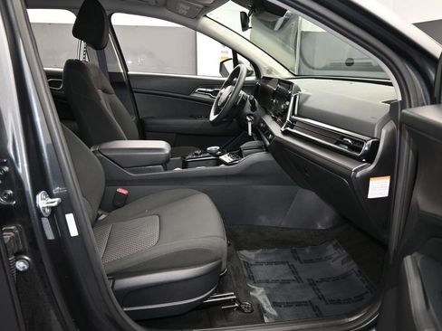 Used 2024 Kia Sportage LX image 41