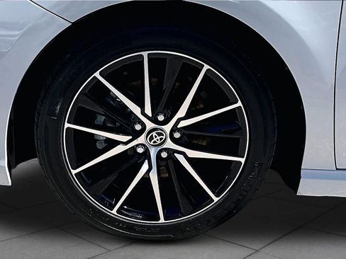 Used 2023 Toyota Camry SE FWD image 11