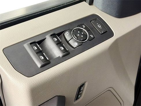 Used 2022 Ford F250 XLT w/ XLT Premium Package image 16