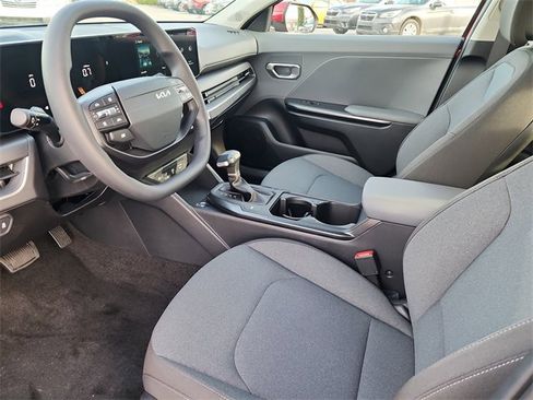 New 2025 Kia K4 LXS image 11
