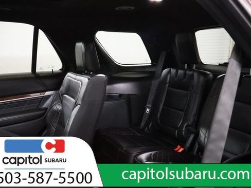 Used 2019 Ford Explorer Platinum AWD/4WD image 32
