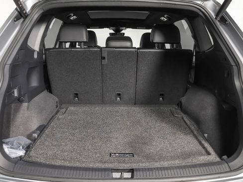 Used 2022 Volkswagen Tiguan SE R-Line image 38