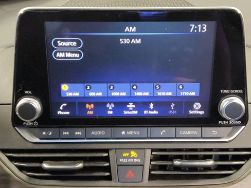 Used 2025 Nissan Altima 2.5 SV FWD image 25